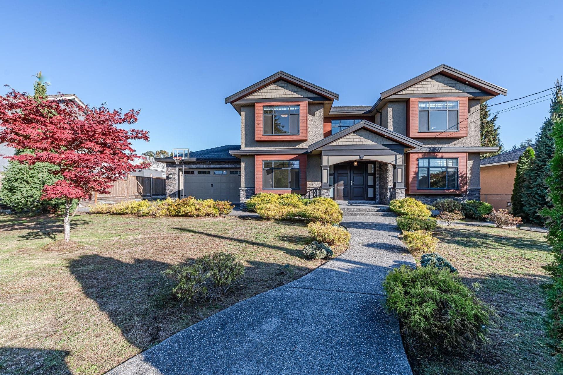 New property listed in Montecito, Burnaby North